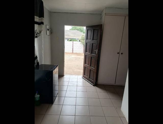 1 BEDROOM PROPERTY TO RENT IN PALM RIDGE
